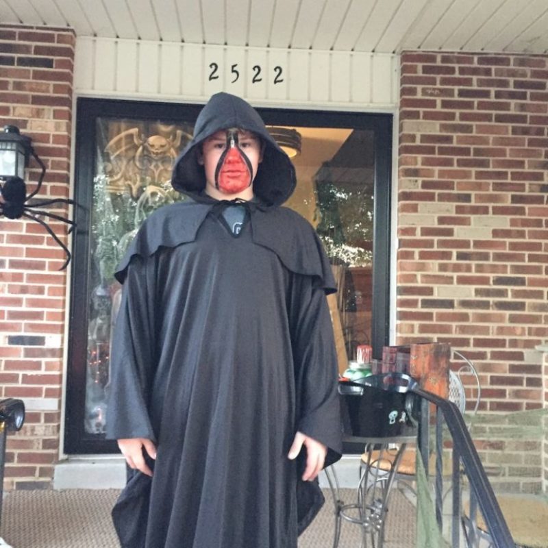 2018 Experimenting with make-up and prosthetics to create the popular zipper-face look.
